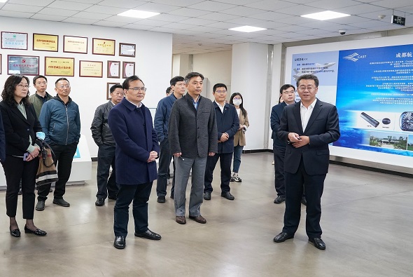 ����ͳ�ƾֵ����Ա�����ֳ�ʢ����һ�е��гɶ������������з��˶�����